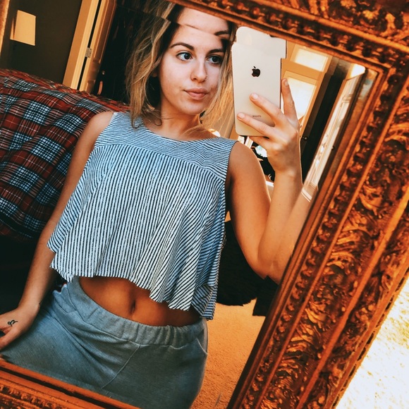 Guess crop top - Picture 2 of 3